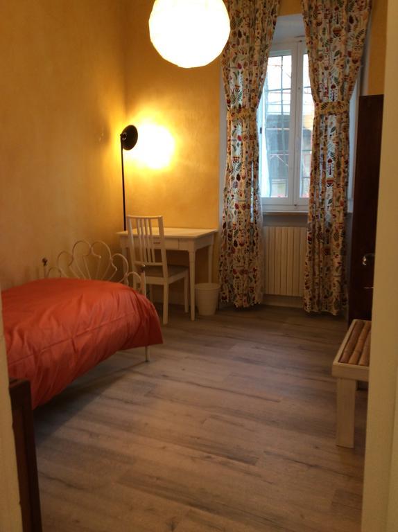 Camera Singola Superior con Bagno in Comune
